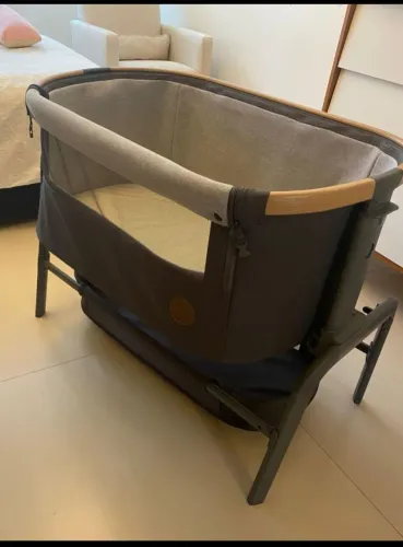 Berço portátil Maxi Cozi em excelente estado.