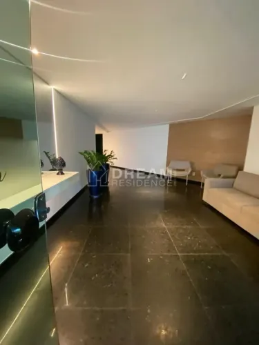 Vendo apartamento espaçoso, alto padrão em casa amarela