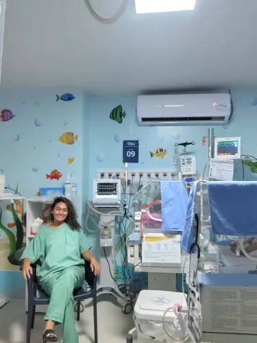 Técnica de enfermagem, home baby, babá 