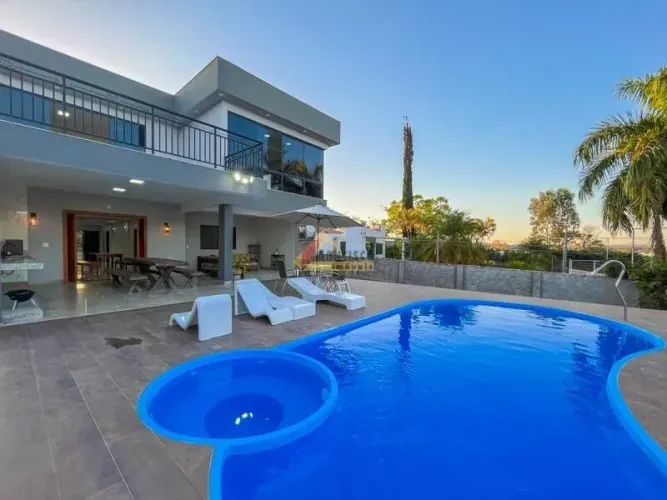 Casa de 5 Suítes à Venda no Condomínio Balneário Veredas Tropical Frente