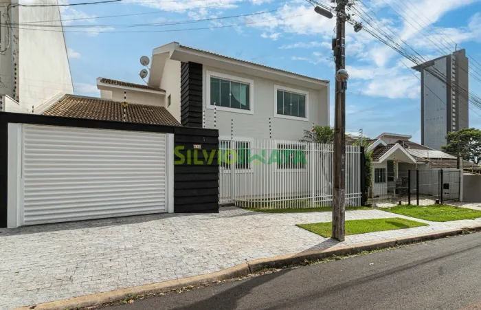 Sobrado à venda por R$ 1.595.000,00 no Jardim Itália, Maringá-PR