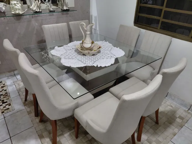 Mesa de Jantar 8 cadeiras