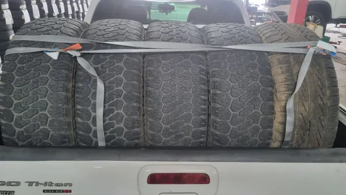 Vendo 5 pneus 265/70 R16
