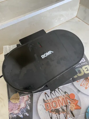 Máquina de Waffle Dupla BOMA BM-911 + Mini Waffleira Coração - Semi Novas