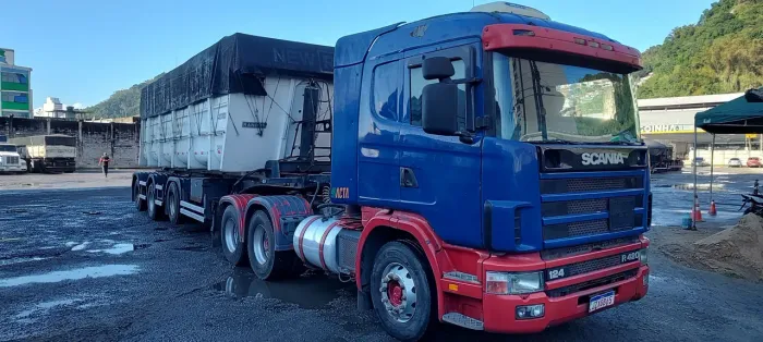 Scania 124 420 2005 e Caçamba Vanderleia 2011