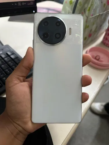 Celular tecno spark 20 pro+