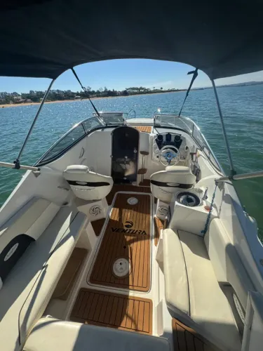 VENTURA 215 MOTOR YAMAHA 115 HP CABINADA