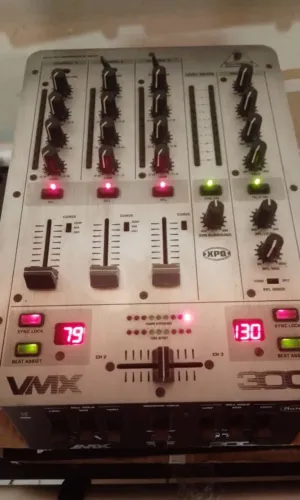 MIXER BEHRINGER VMX300
