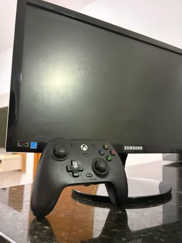 Combo Monitor Samsung + Controle GameSir G7 HE