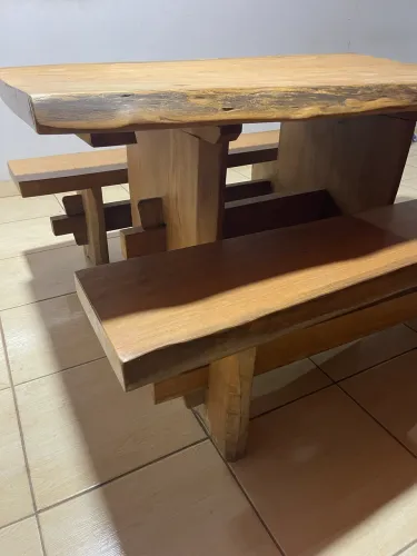 MESA DE MADEIRA RÚSTICA