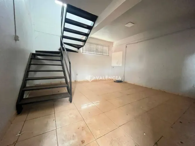 Barracão para locação com ± 650 metros construído e terreno de 3.033 metros Locação por R$