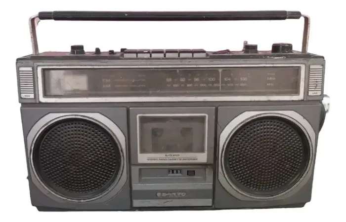 Radio Sanyo Model M-9923f - Sucata Para Peças / Restauro # (Usado)