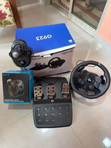 Kit Volante Logitech G923 + Câmbio Driving Force - PS5, PS4 e PC - Seminovo