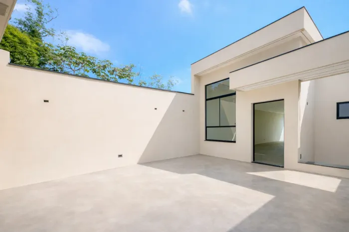 Sobrado para venda em Pastoril com 3 quartos, sendo 3 suítes, 230m²
