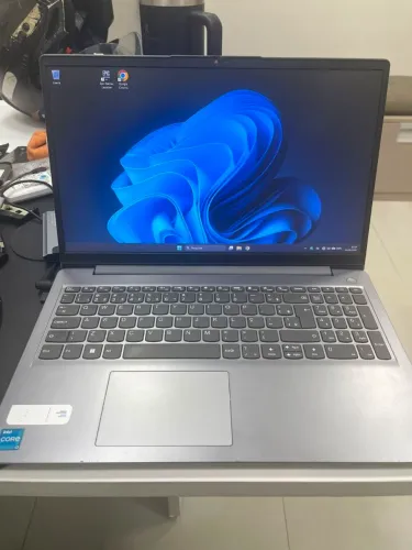 LENOVO IDEAPAD I3-11TH 8GB 256GB SSD bem novo!