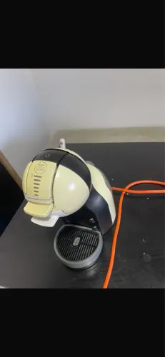 Cafeteira dolce gusto + porta cápsula