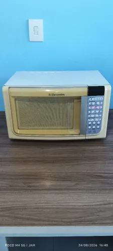 Microondas Eletrolux 23 litros. 110v