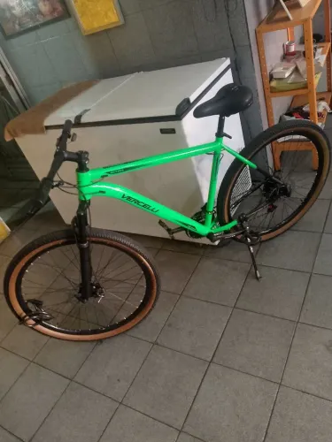 Vendo bicicleta aro 29 , com nota fiscal