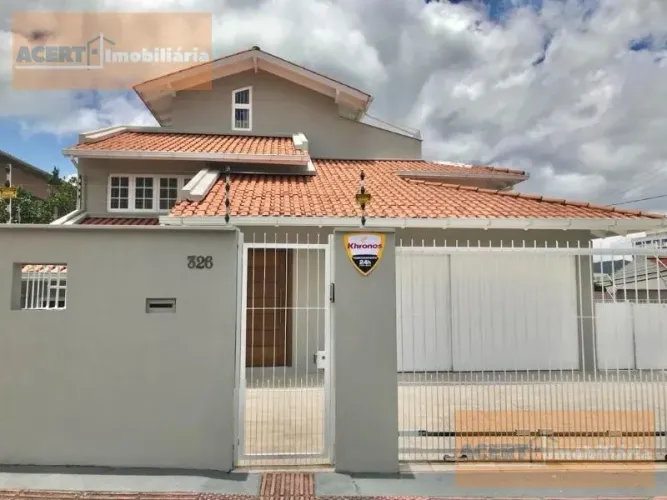 CASA RESIDENCIAL em Florianópolis - Santa Catarina, Coqueiros