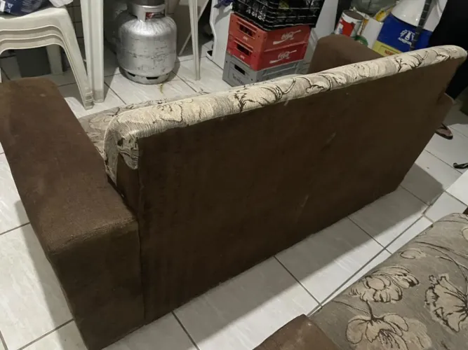 Sofá de 2 lugares e de 3 lugares (obs: os dois por 350)