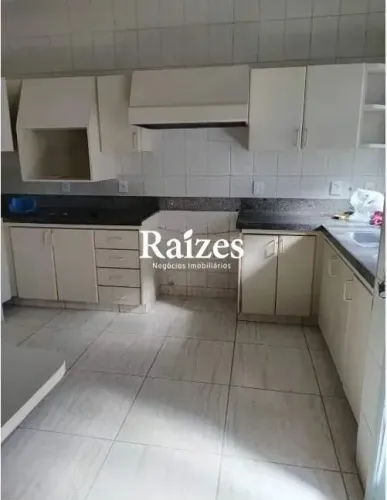 Casa à venda em Uberlândia no Santa Mônica com 4 dormitórios, sendo 2 suítes, 360m² de ter