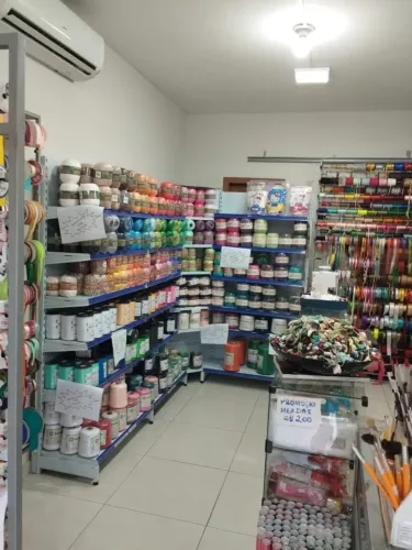 Gôndola de aço semi-nova