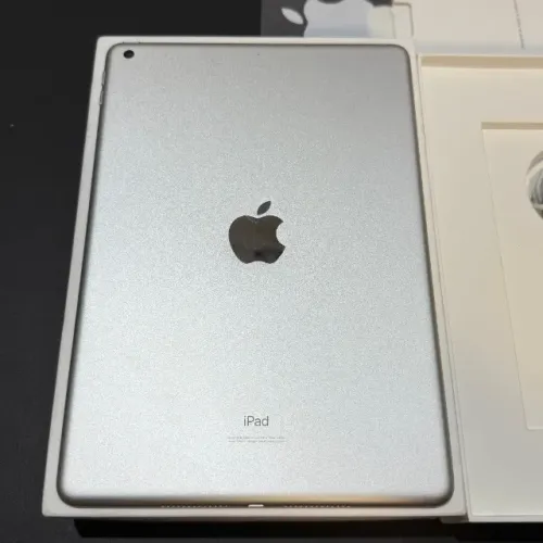 iPad 9ª Geração 64GB Prata! Impecável! Com caixa! Acc cartão! Atenção, aqui é OPORTUNIDADE