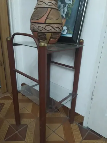 Mesinha canto em ferro antiga e resistente 