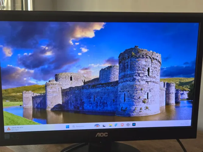 Monitor AOC 18,5" LED + itens 