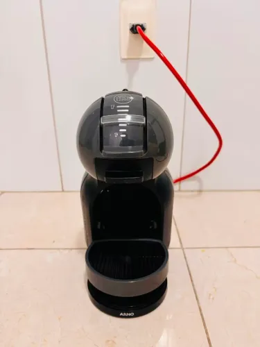 Cafeteira Nescafé doce gusto