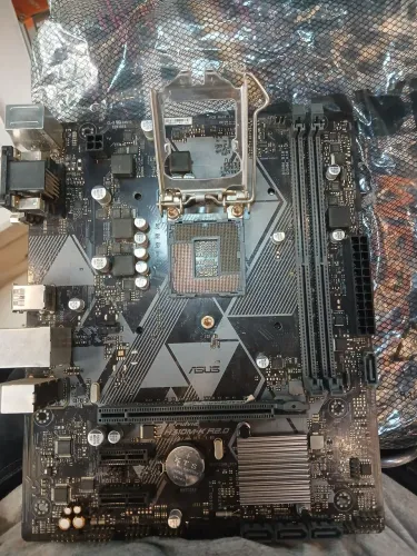 Placa mãe Asus H310m (para conserto)