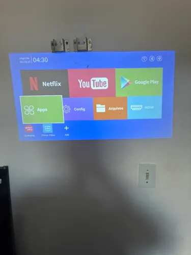 Vendo projetor todo em ordem só tá faltando o controle