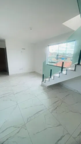 Cobertura nova super espaçosa Coqueiros