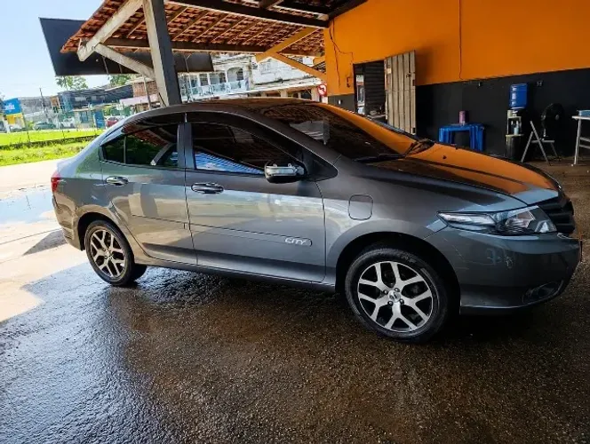 Honda City Sedan Sport 1.5 Flex 16V 4P Mec. 2014