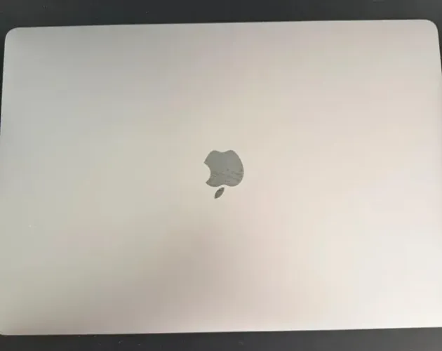 macbook pro processdor i9 ano 2019 placa de 4 gb ram 32gb , ssd 1 tb tela de 16 polegadas