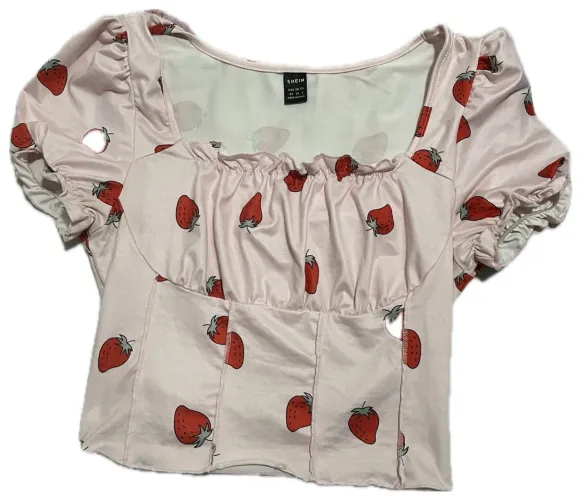 Blusinha SHEIN Rosa Morangos