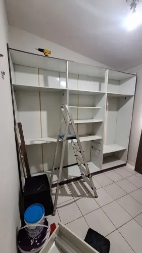 Guarda roupa grande 6 portas