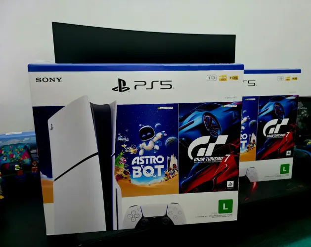 Playstation 5 Slim Disk + 2 Jogos, Lacrado (aceito vídeo game na troca)