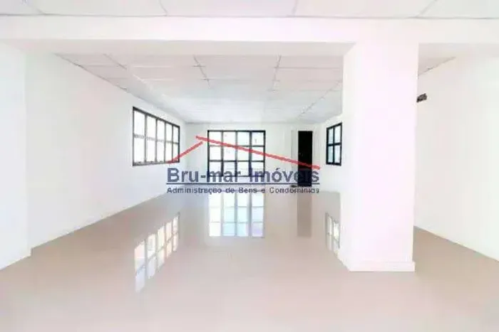 Prédio comercial com 7 andares para venda ou locação no Embaré, 20 vagas