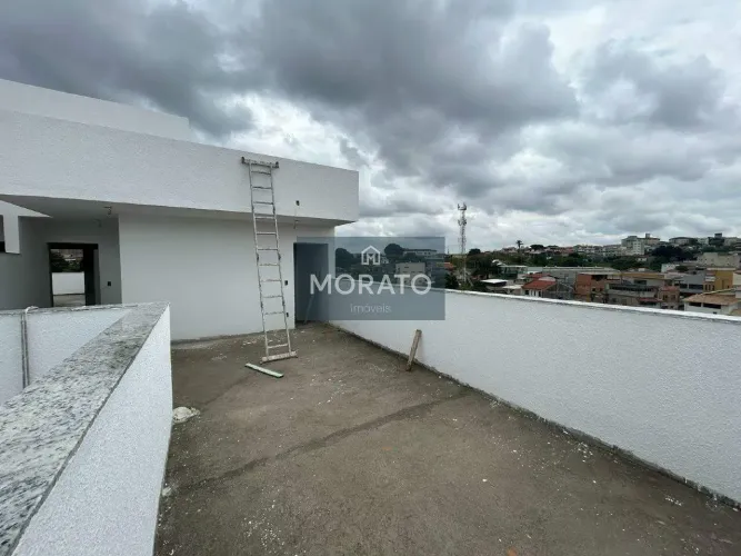 Cobertura com 2 quartos sendo 1 suíte com 1 vaga de garagem no bairro Nova esperança.