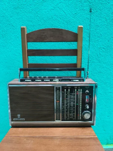 Raríssimo rádio Grundig funcionando perfeitamente