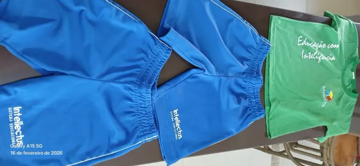 Uniformes infantil 4 a 6 anos.