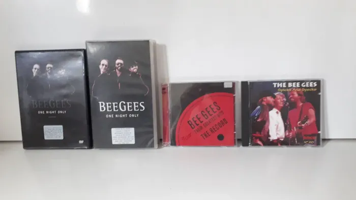 Vhs,dvd,CDs Bee Gees