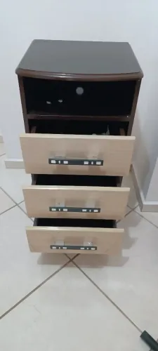 Cômoda / Cabeceira / Criado Mudo com 3 gavetas 