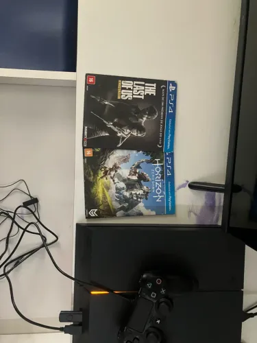 Kit 2 Jogos PS4 - The Last of Us Remastered + Horizon Zero Dawn