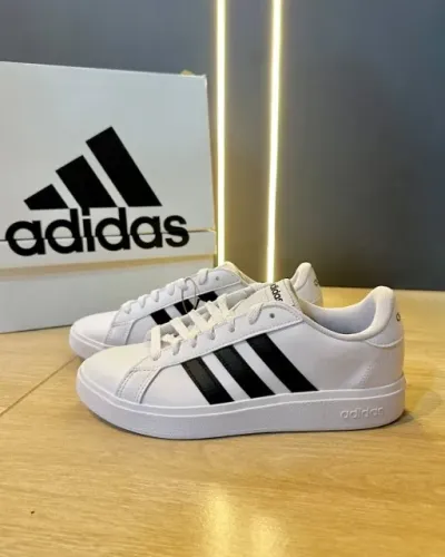 Tênis Adidas Court couro 34 ao 43