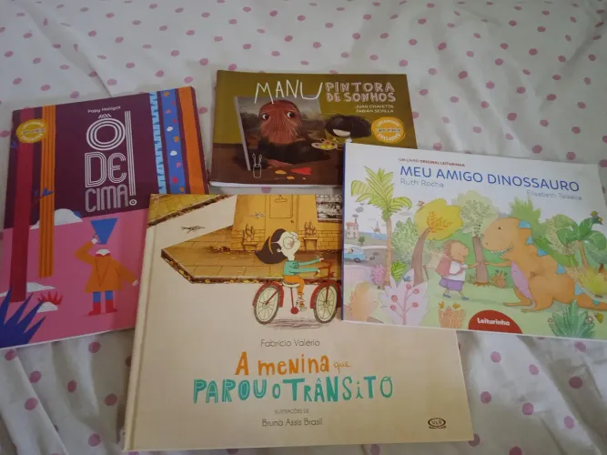 Livros infantis (10,00 cada)
