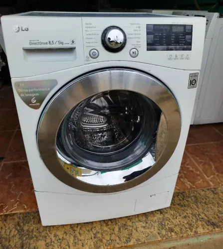 Lava e seca LG 8,5kg painel touchscreen