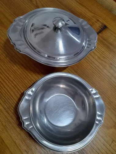 Sopeira e saladeira inox Wolf anos 80.