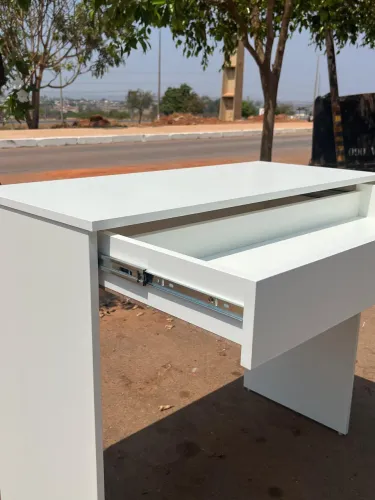 Mesa para estudo com gaveta 